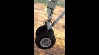 preview picture of video 'Bombardier Q400 Landing gear view!'