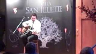 Michael Johns plays &quot;Heart on My Sleeve&quot;