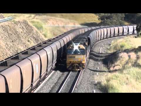 Hunter Valley Trains  -  Ardglen Bank  -  The Big Shove
