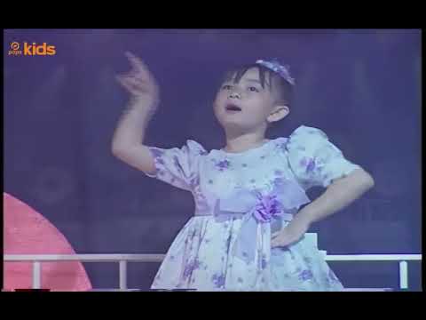 Thể hiện bởi Xuân Mai