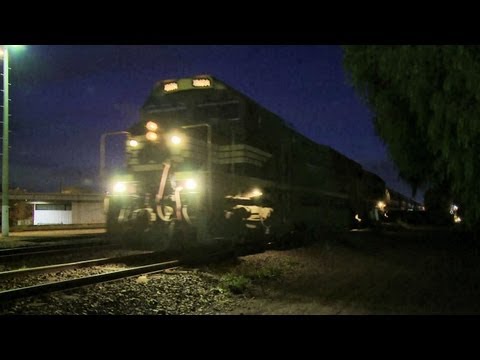 Pacific National Grain Train At Night (24/9/2009) - PoathTV Australian Railroads and Railways