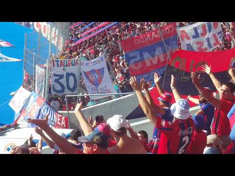 "Todos los de olimpia se quieren matar!!!! Cerro Porteño Campeón" Barra: La Plaza y Comando • Club: Cerro Porteño