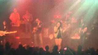 Alpha Blondy (sa fille) - The Heathen / Someone Like You - Live - Strasbourg - 21/06/13 - Clip 12