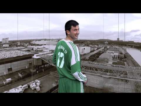 Die Mannschaft des Vogelheimer SV stellt sich vor.