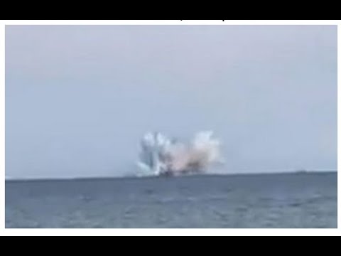 TOMCAT Splashes Into the Water at 400 Knots! | Mover Clips (Shoes Interview)