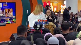  Keseruan Rizky Billar dan Lesti Saat Meet and Greet Bersama Ribuan Fans di Mall