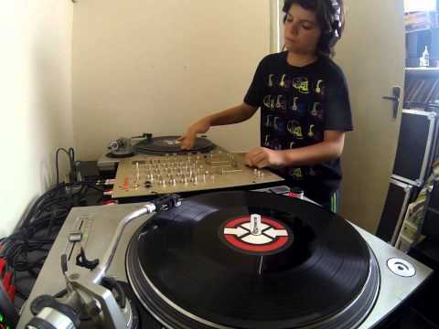 DJ Caio Augusto - Turntablism - Funky Drummer