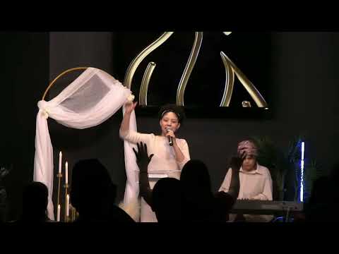 Keren Montero Esencia 2025