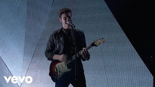 Shawn Mendes - Treat You Better / Mercy (Live From the AMA&#39;s/2016)