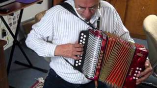 santiago jimenez jr palying viva seguin polka