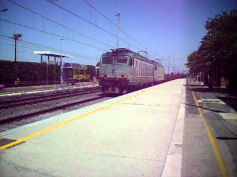 Il saluto della E652 044