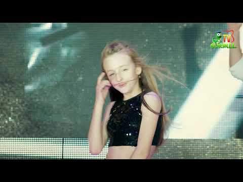 Sofia Albu (Picături Muzicale) – A little Party never killed nobody 4K