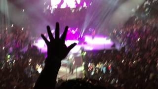 Un Idiota Como Yo - Duelo (En Vivo)