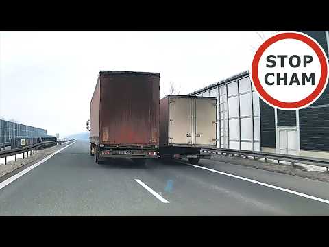 Kierowca ciężarówki spycha kierowce dostawczaka na pobocze #2147 Wasze Filmy