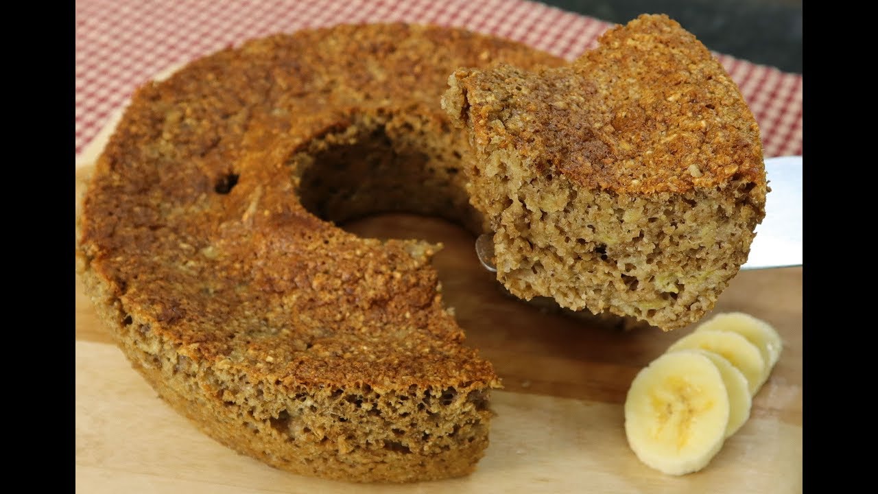 SEM TRIGO E LEITE ESSE BOLO DE AVEIA E BANANA É UMA DELÍCIA