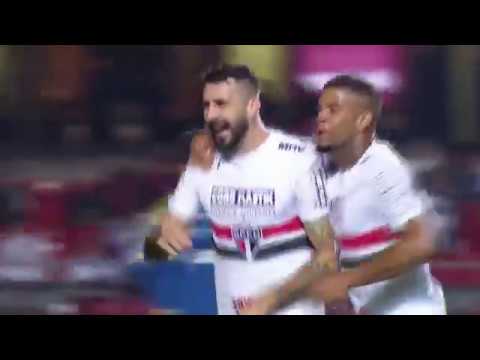 Belo gol em chute forte x Avaí [22/05/2017]