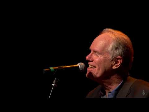 Loudon Wainwright III - The Morgue (eTown webisode #1310)