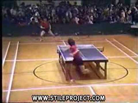 Incredibile partita di ping pong