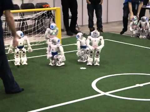 RoboCup 2012 Semi Final: Nao-Team HTWK vs. B-Human