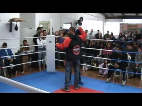 3º GLADIATORS IN FIGHT leandro soares vc calison pacheco 1º round.MPG