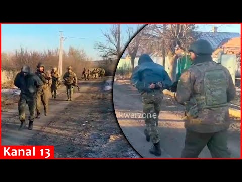“Morning hunt" - Ukrainian soldiers take captured Russian for a "walk”