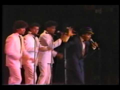 CARLOS MANUEL 'EL ZAFIRO' (video 3 de 3) - El Cantante Del Amor - CARNAVAL DEL MERENGUE 1986 EN NY