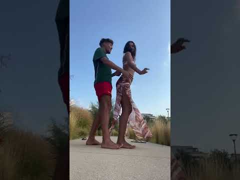 Nouveau TikTok de zizou et ania.😂(viens voir c'est trop drôle😂😂)