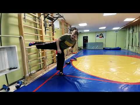 детали удара с разворота в бок Спорт клуб ЗОМБИР