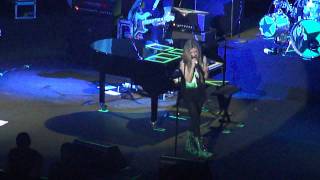 Avril Lavigne - Everybody Hurts Live in Rio de Janeiro 2011