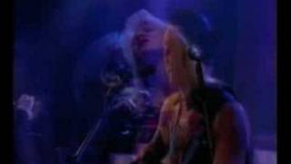 Belinda Carlisle performs Love Never Dies Live!