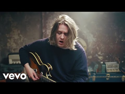 Lewis Capaldi - Lost On You (Live)