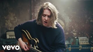 Lewis Capaldi - Lost On You (Official Live Video)