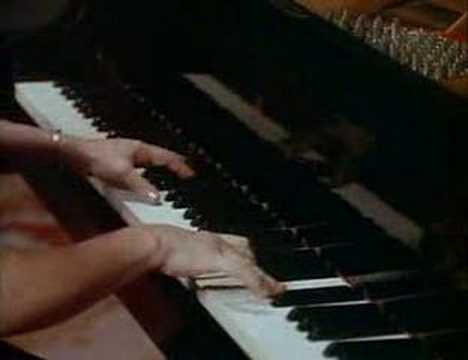 Alicia de Larrocha - Danza de la Pastora (E. Halffter)