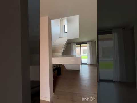 Video de YouTube - Casa en Venta de 5 dormitorios con Piscina y Jardín en Barrios Privados, Canelones