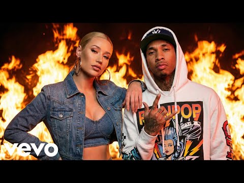 Iggy Azalea ft. Tyga - No Halo (Lyrical Music Video)
