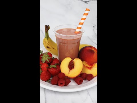 Strawberry Peach Smoothie with Flaxseeds and Oats #shorts