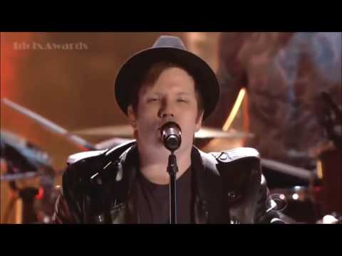 Fall Out Boy - 'Centuries' Live at Peoples Choice Awards 2015