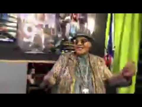 ZIANA DE ANGELOU CHEVAUCHET AVEC DÉFAO.