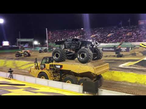 Monster Truck World Finals 2018 Racing Encore