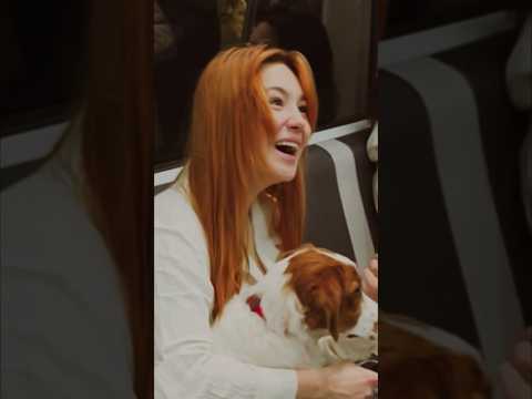 Sketching random girl in Amsterdam metro *shocked reaction*