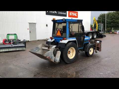 Köp Kompakttraktor Iseki 530 Vikplog och Sandspridare