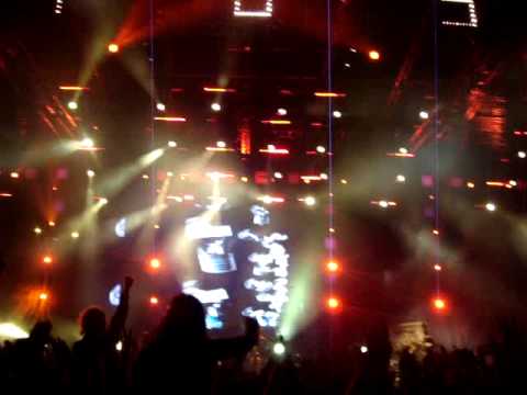 SUNRISE FESTIVAL 2010 • ARMIN VAN BUUREN "Broken Tonight" [11] • Kołobrzeg, PL [24.07.2010]