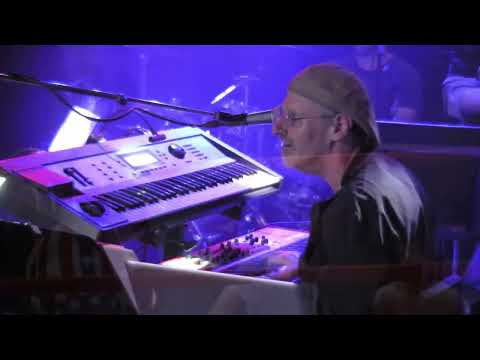 17) War / ROCKY IV (V. DiCola & Friends Live at the Whisky_9.20.2018)