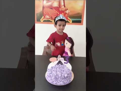 #cutebaby #birthday #birthdaycake #birthdaycelebration #birthdaygirl