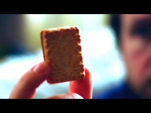 Biscuit Tips - How to Eat a Custard Cream