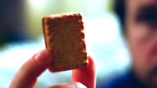 Biscuit Tips - How to Eat a Custard Cream