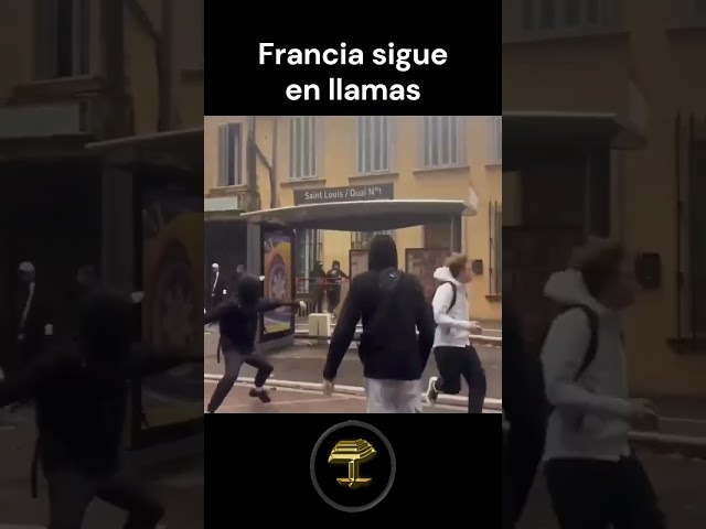 Francia sigue en llamas