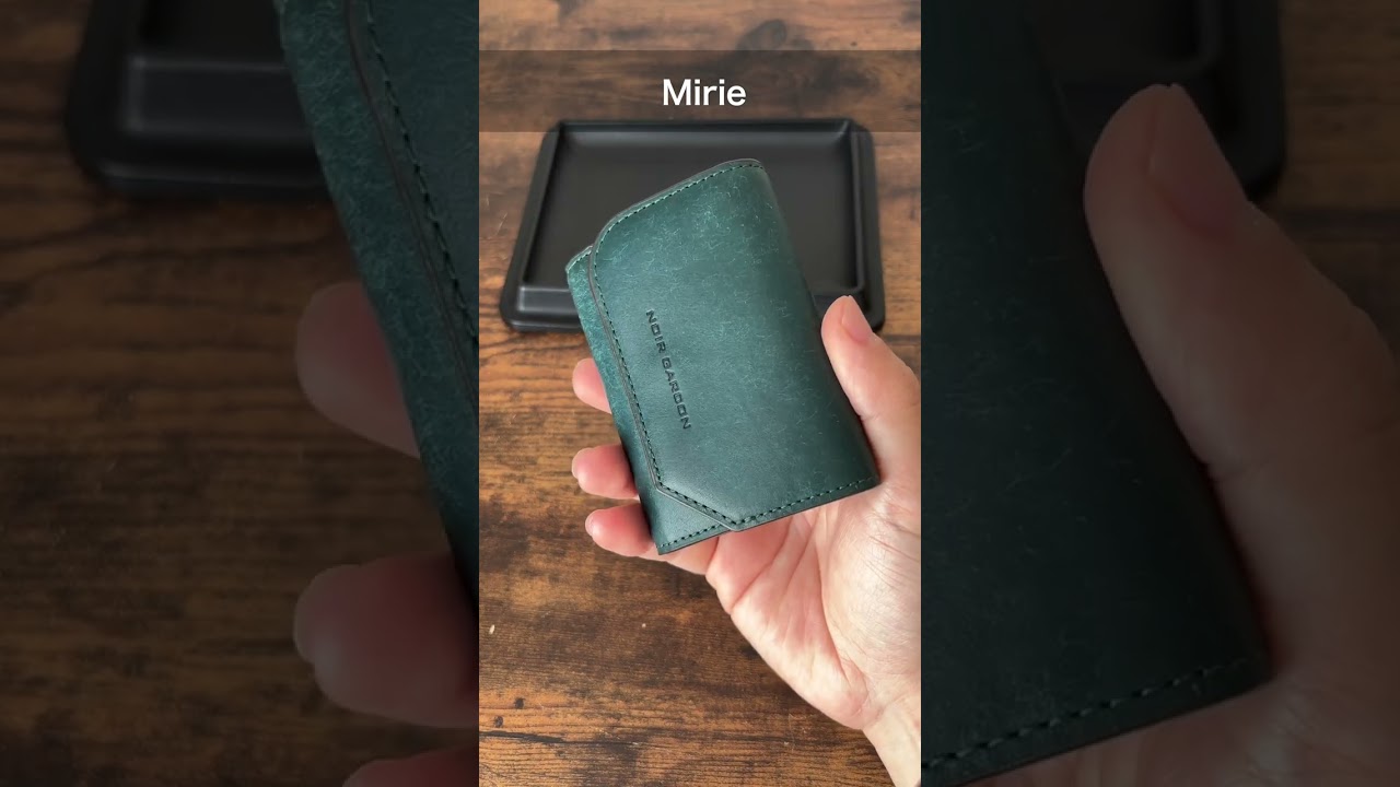 仕立てが丁寧…バイカラーのおしゃれな三つ折り財布