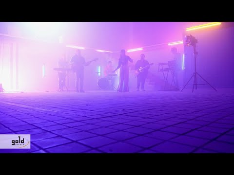 KERESZTKÉRDÉS – Száraz lábbal | Official Music Video
