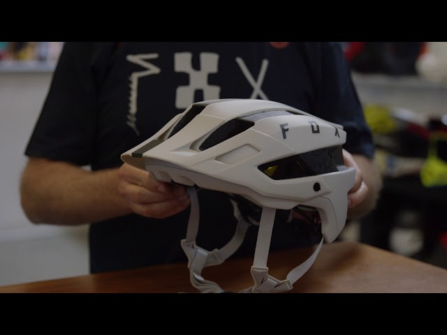 Video Teaser für FOX UNIVERSITY | THE ALL NEW FLUX HELMET